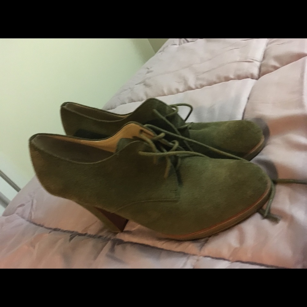 Suede olive green shoes 8.5